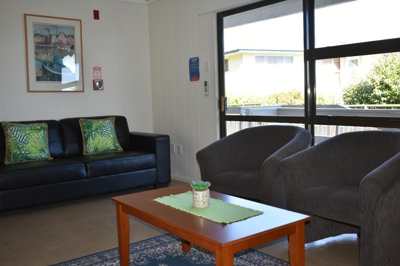 Moeraki Beach Motels מראה חיצוני תמונה