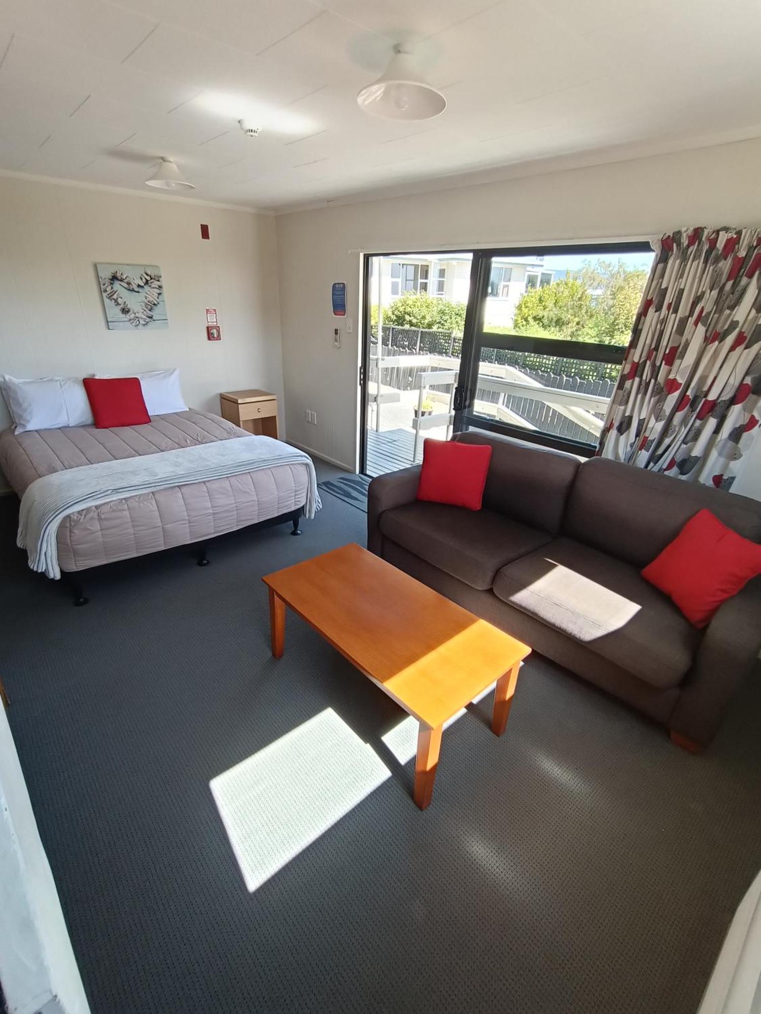Moeraki Beach Motels מראה חיצוני תמונה